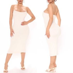 Fashion Nova Double Lined Midi Dress - Small 🤍